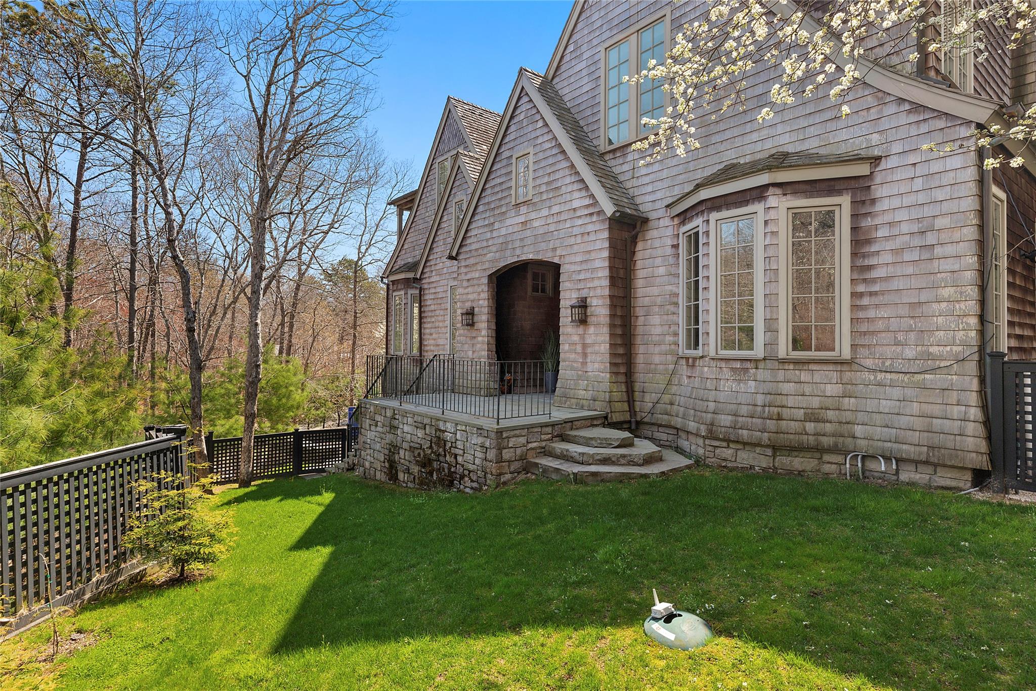 1280 Noyack Path, Water Mill, New York image 3