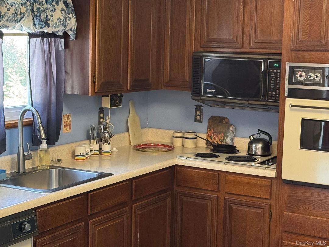 Stormville, New York 12582, United States, 3 Bedrooms Bedrooms, ,3 BathroomsBathrooms,Residential,Active,202596