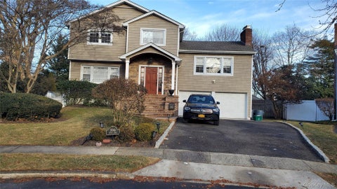 Homes For Sale - 2043 Ripley Ln<br/> Merrick, NY 11566