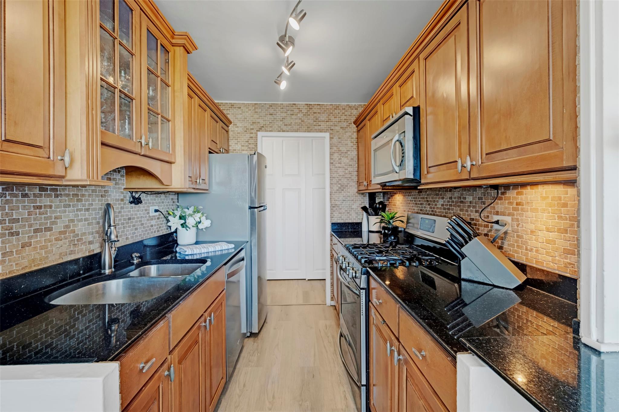 61-20 Grand Central Parkway #B1203, Forest Hills, New York image 6