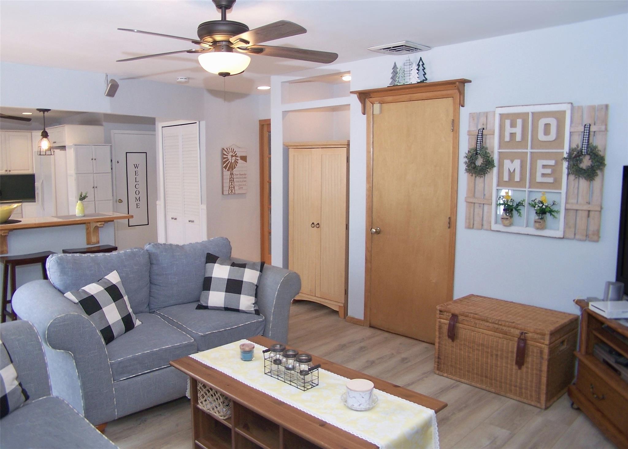 79 Live Oak Drive, Holbrook, New York image 12