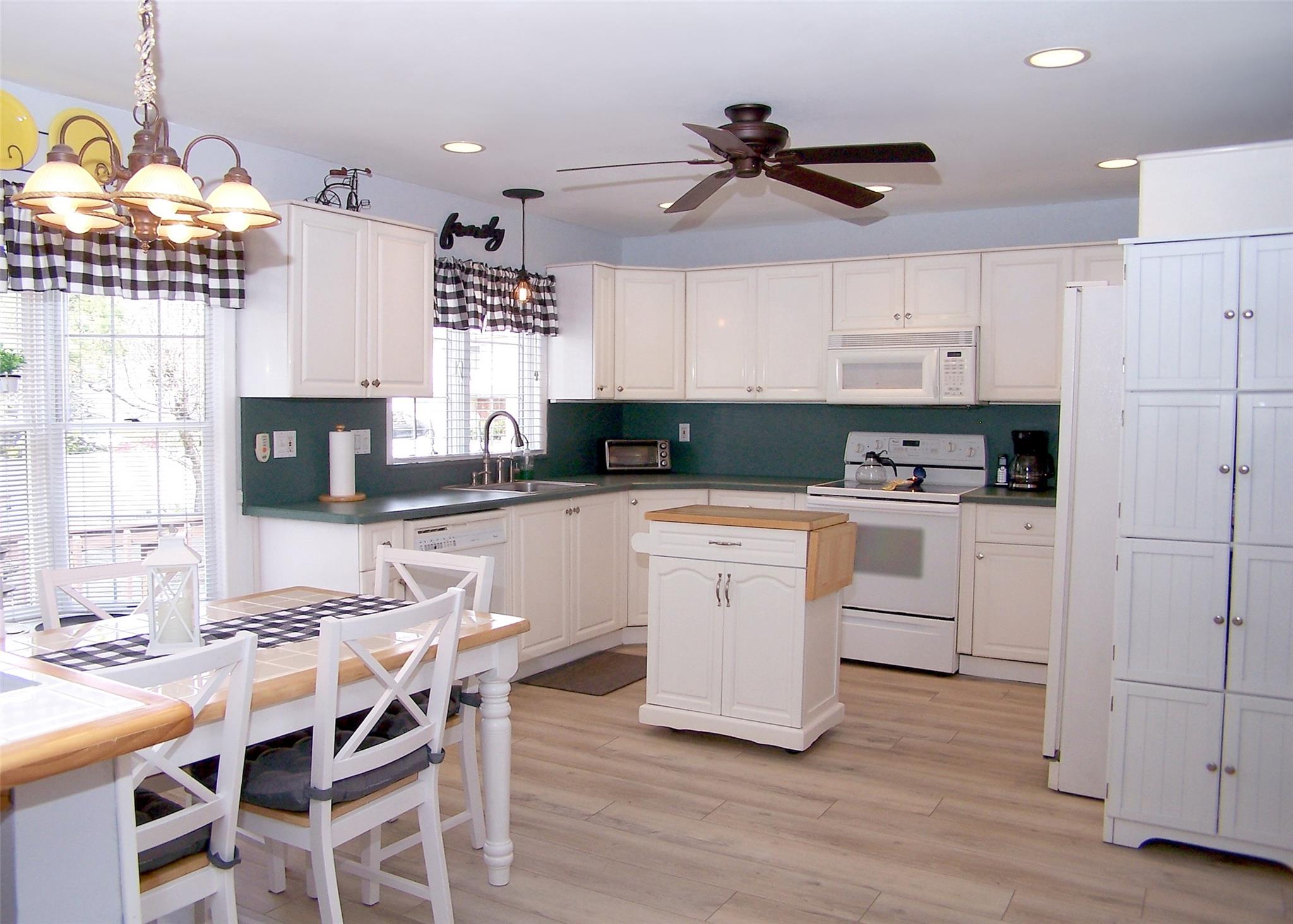 79 Live Oak Drive, Holbrook, New York image 10