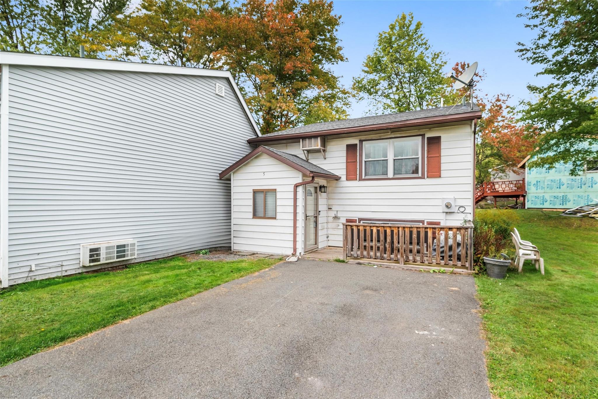 5 Laura Lane, Kiamesha Lake, New York image 1