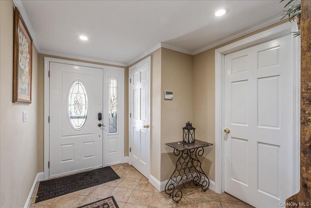 Photo of 4 Andover Place, Huntington, NY 11743 (MLS # 969158)