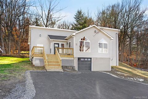 Homes For Sale - 19 Grandview Trail<br/> Monroe, NY 10950