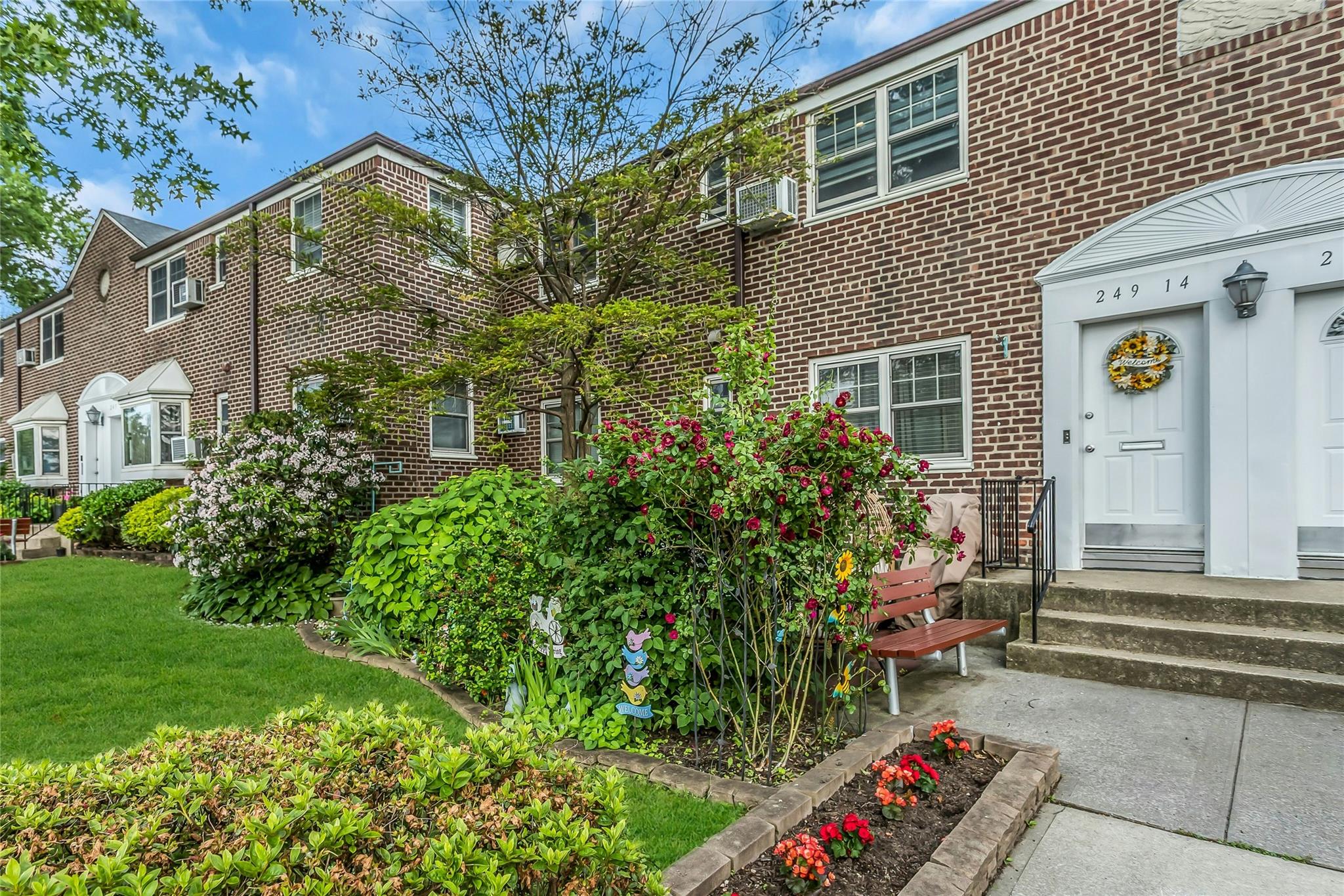 Property for Sale at 57th Ave Ave 259, Little Neck, Queens, NY - Bedrooms: 2 
Bathrooms: 1 
Rooms: 5  - $448,000