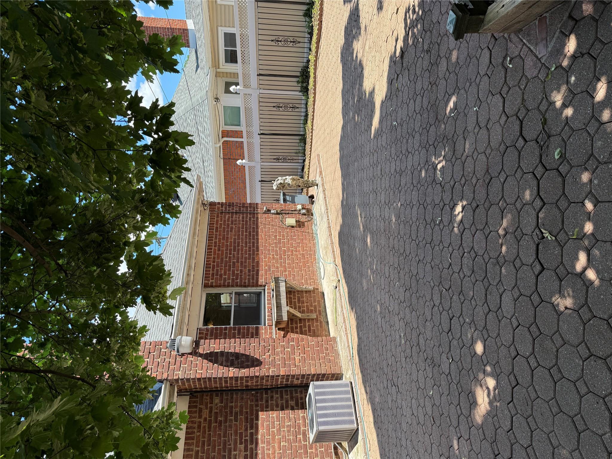 56-10 E Hampton Boulevard, Bayside, New York image 15