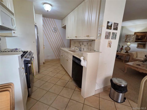 Homes For Sale - 18-05 215th Street #5D<br/> Queens County, Bayside, NY 11360