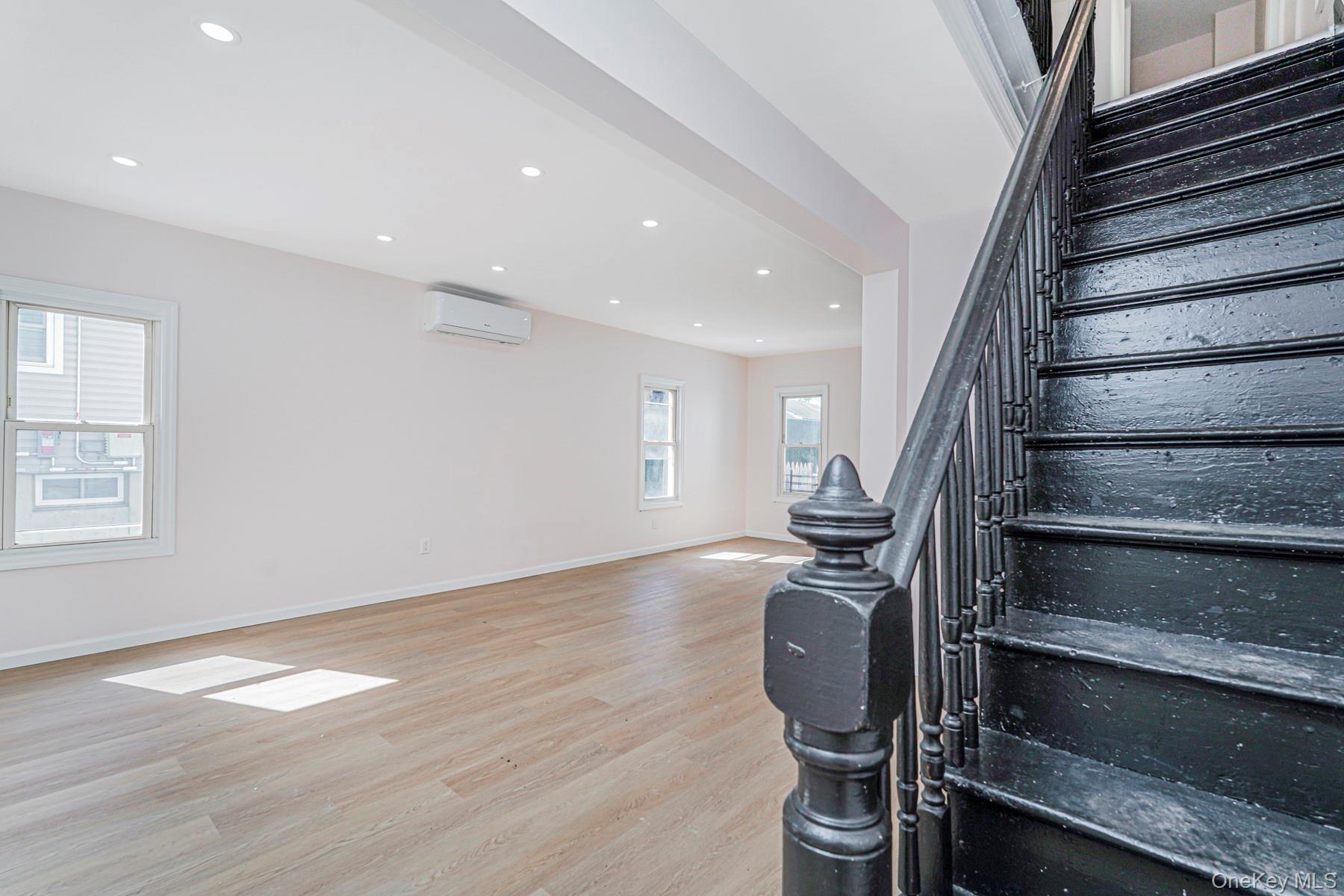36 Lockman Avenue