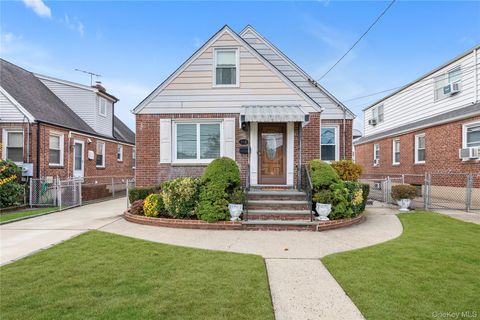 215 Sheridan Boulevard, Mineola, NY 11501 - MLS#: 937699