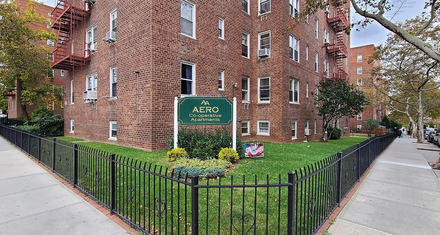 Yellowstone Boulevard 5S, Forest Hills, Queens, NY - 2 Bedrooms  
1 Bathrooms - 