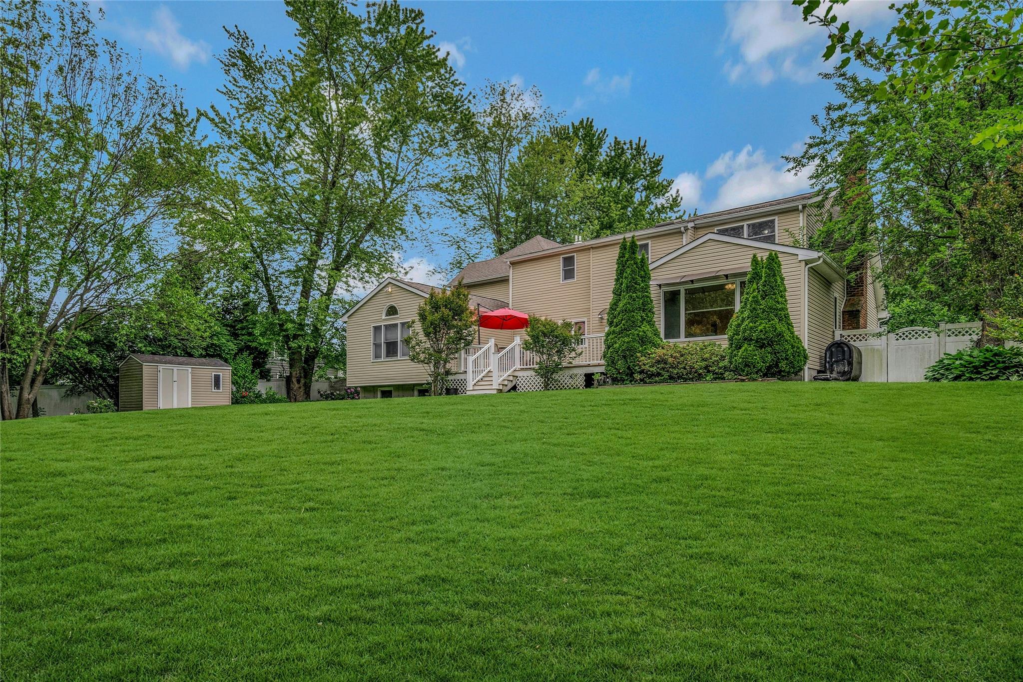 32 Robinhood Lane, East Setauket, New York image 46