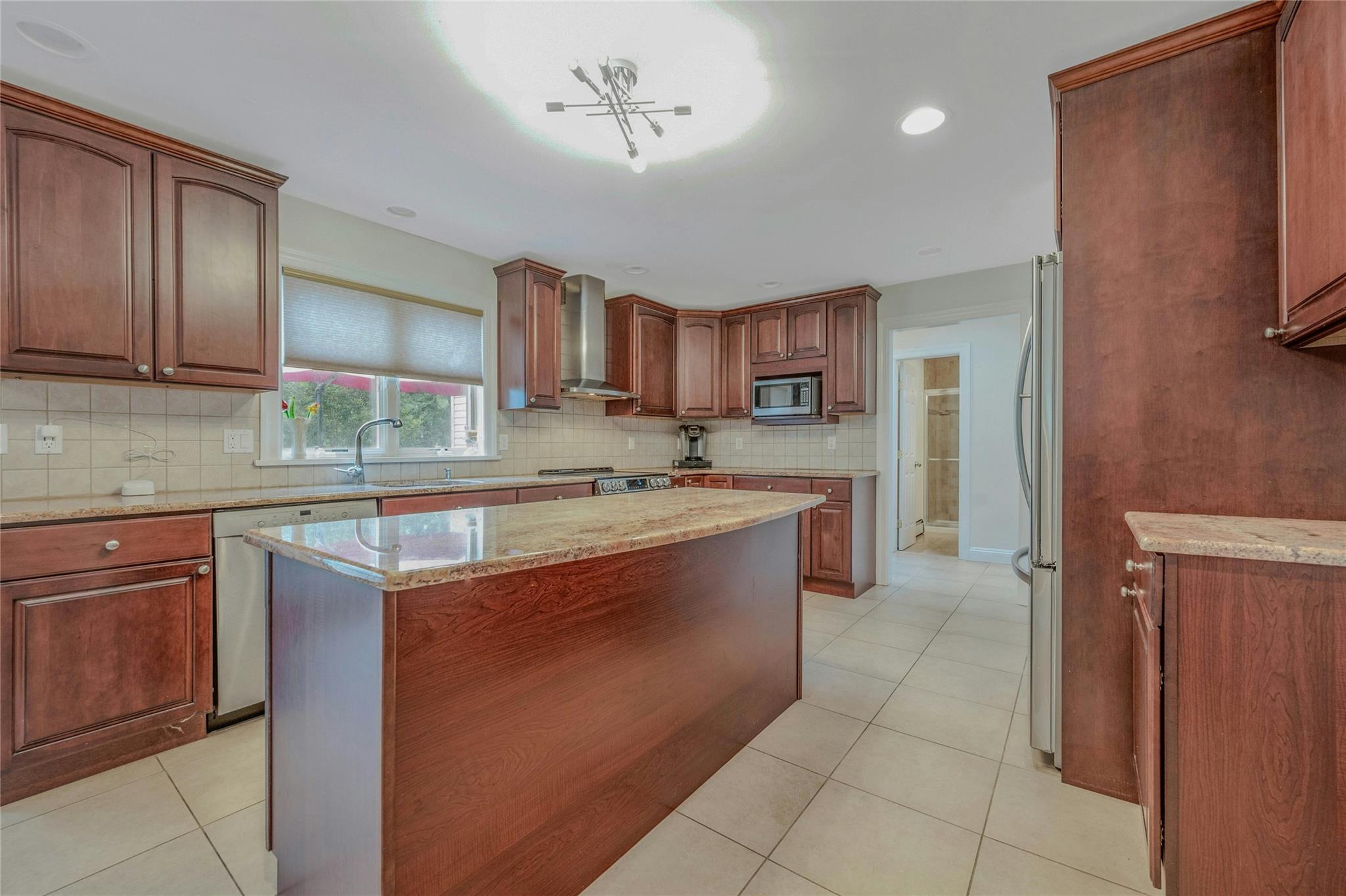32 Robinhood Lane, East Setauket, New York image 7