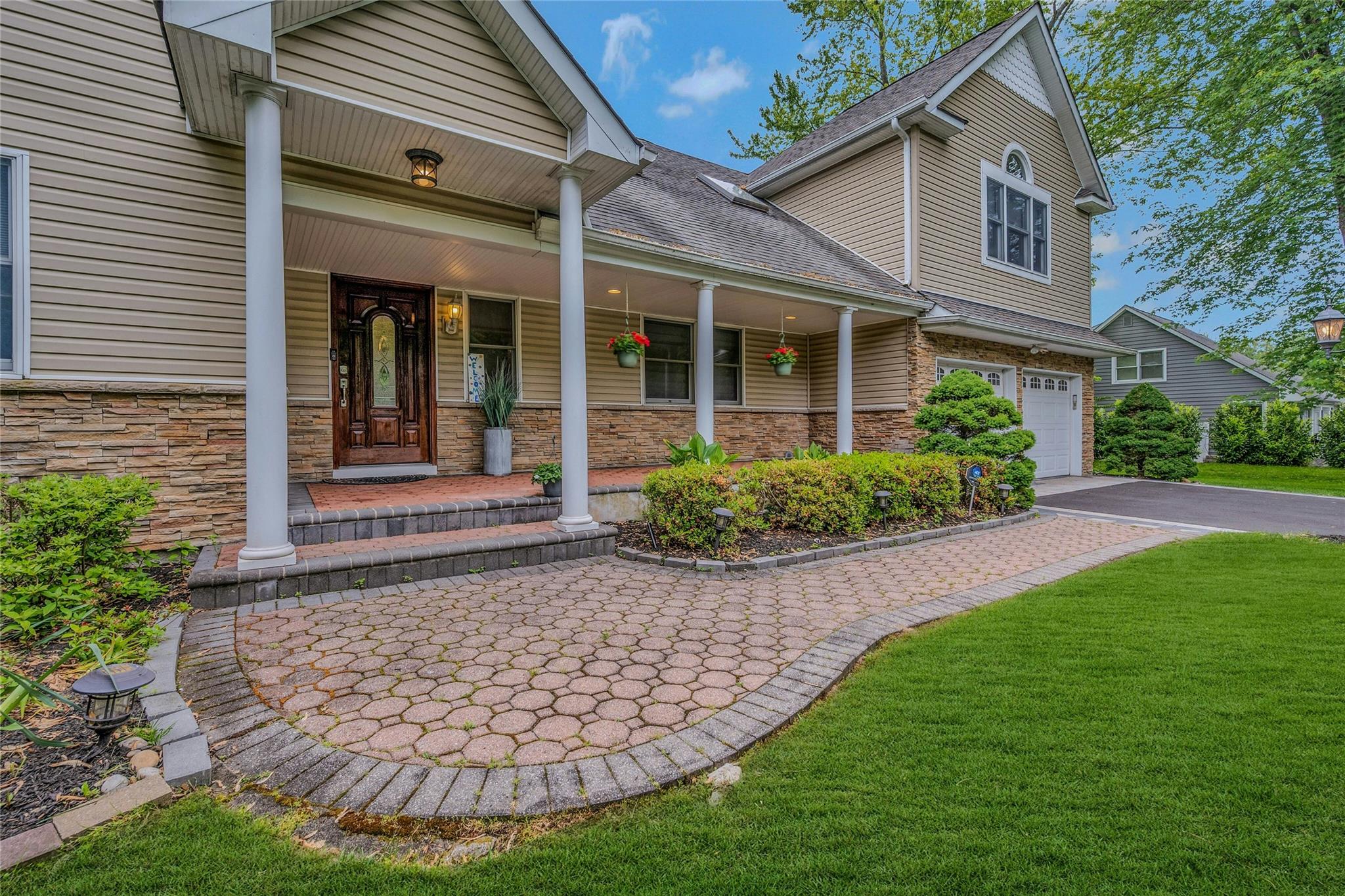 32 Robinhood Lane, East Setauket, New York image 5