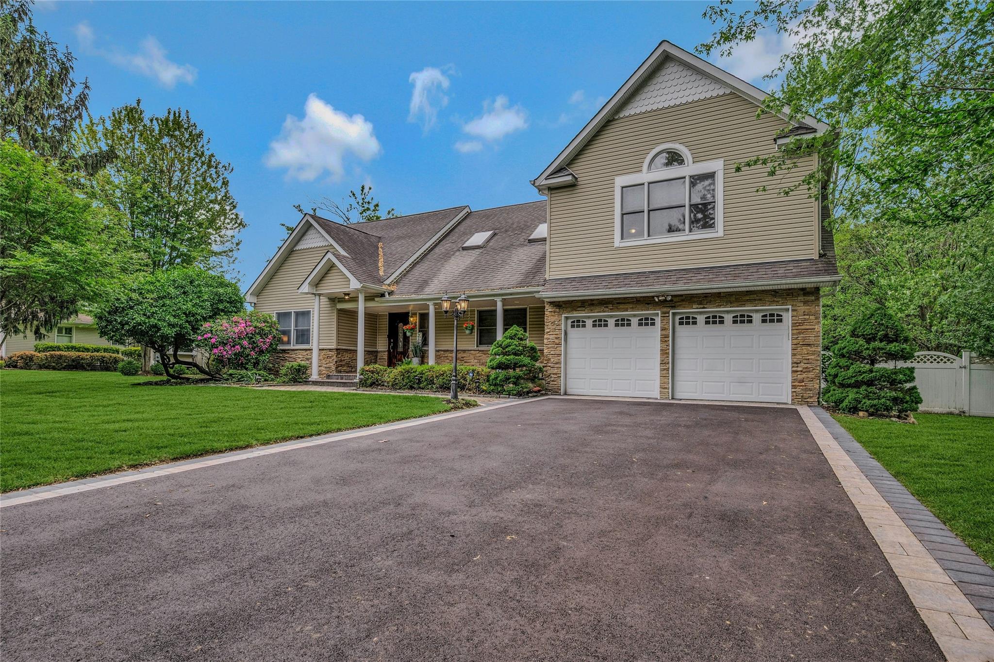 32 Robinhood Lane, East Setauket, New York image 3