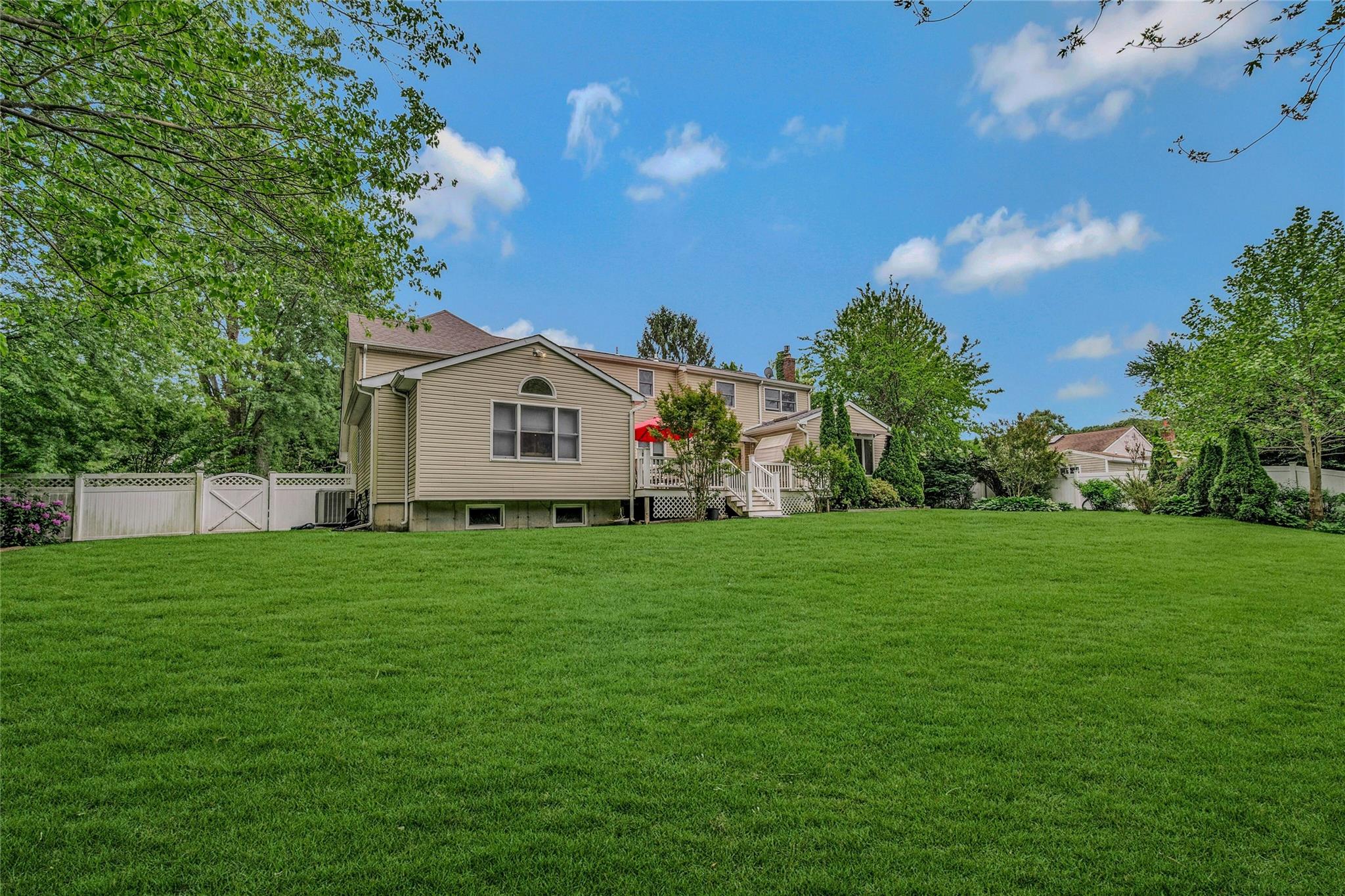 32 Robinhood Lane, East Setauket, New York image 45
