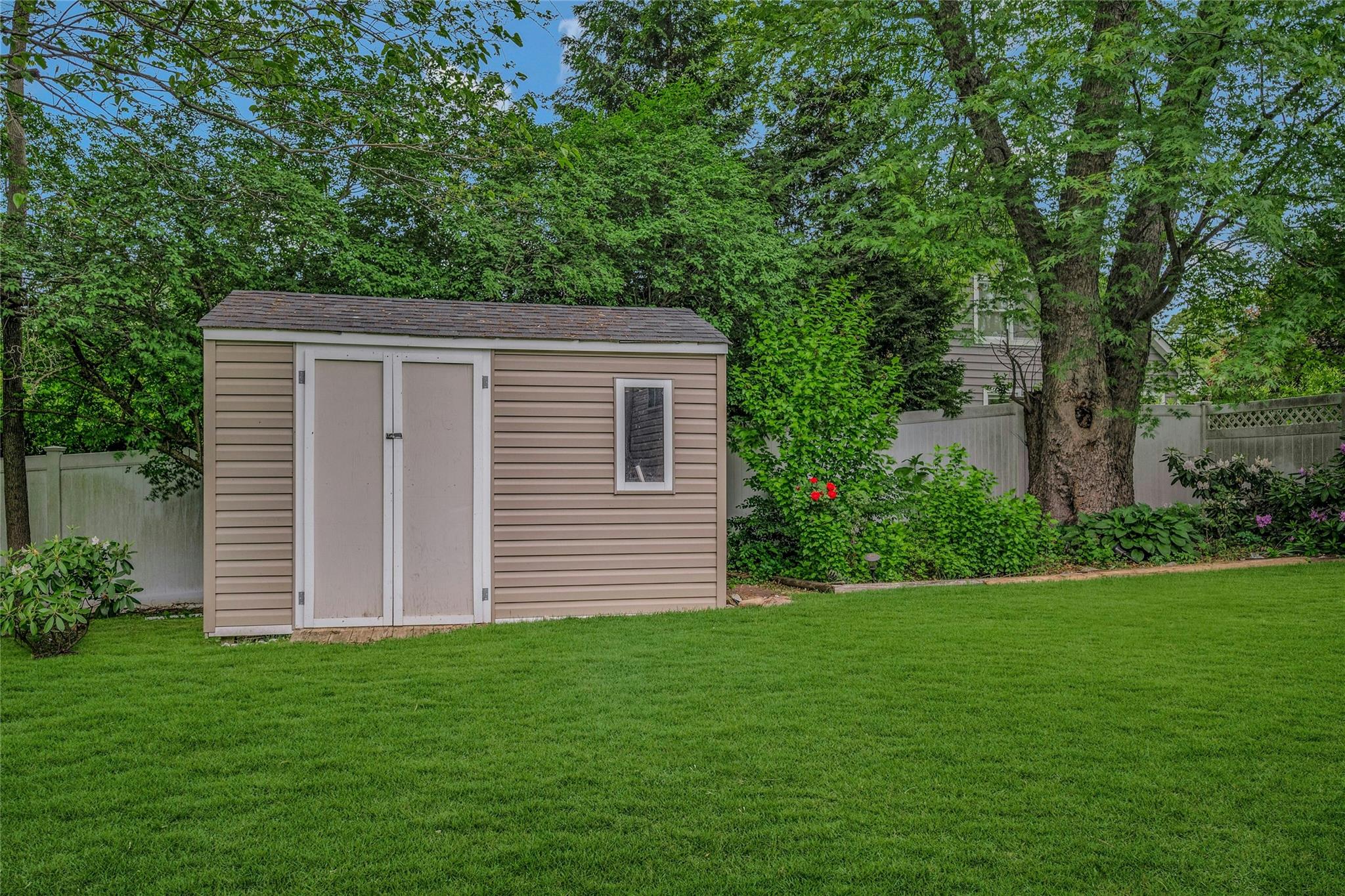 32 Robinhood Lane, East Setauket, New York image 47