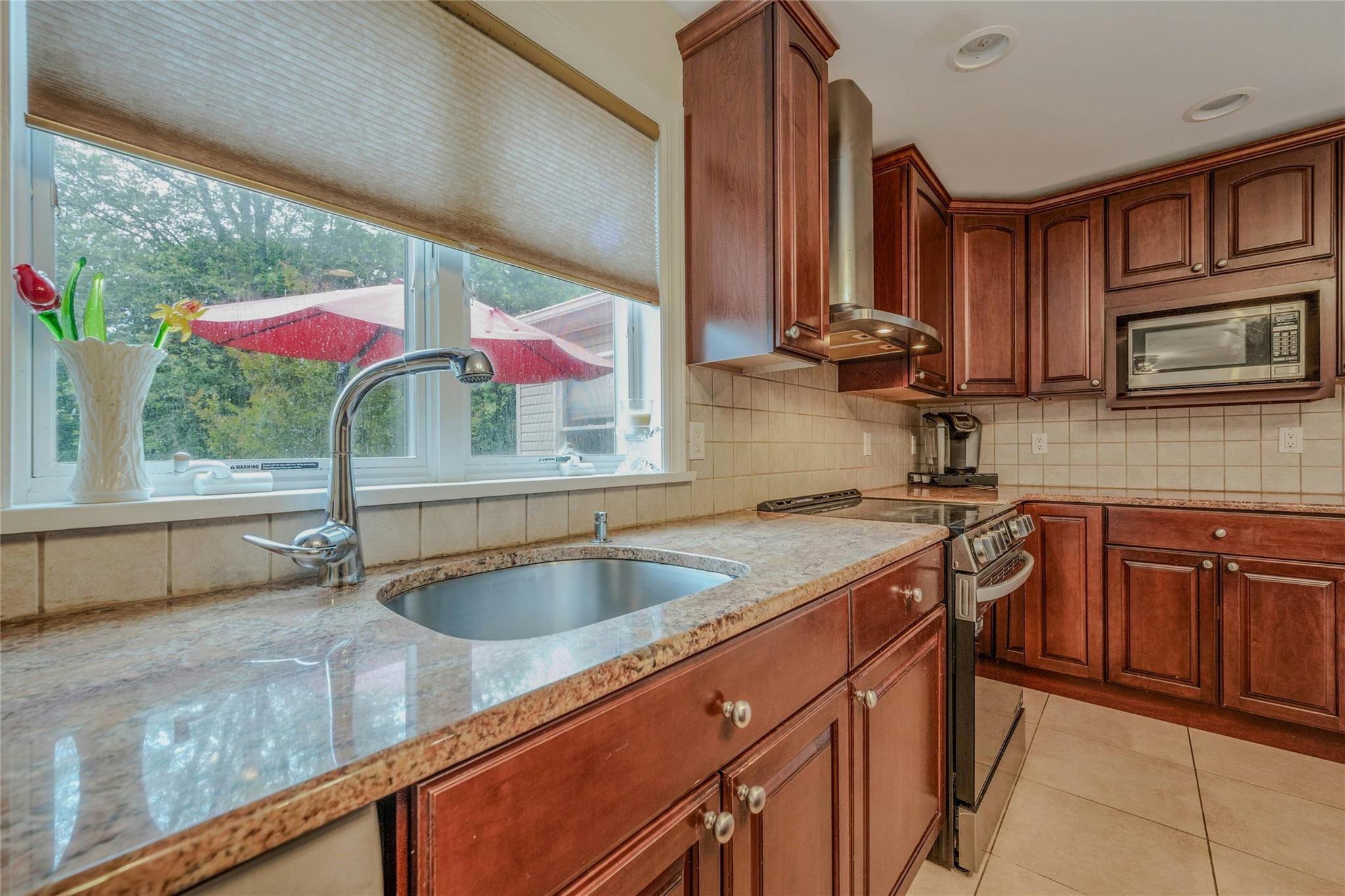 32 Robinhood Lane, East Setauket, New York image 9
