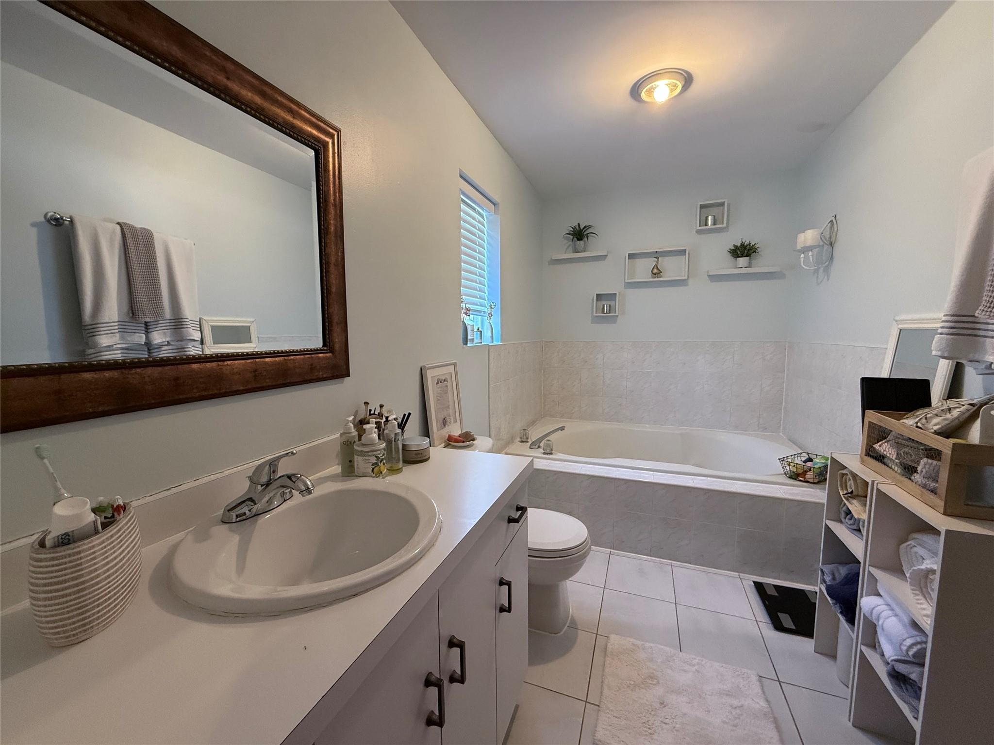 Long Beach, New York 11561, United States, 3 Bedrooms Bedrooms, ,2 BathroomsBathrooms,Residential,Active,87486