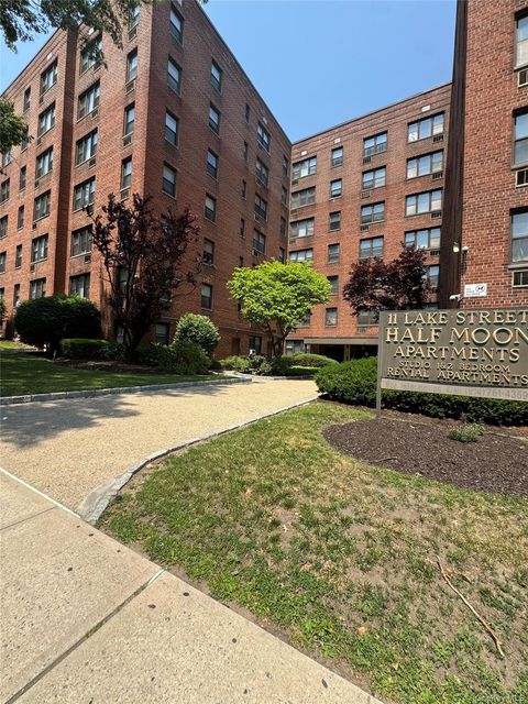 Apartment For Rent - 11 Lake Street #7A<br/> White Plains, NY 10603