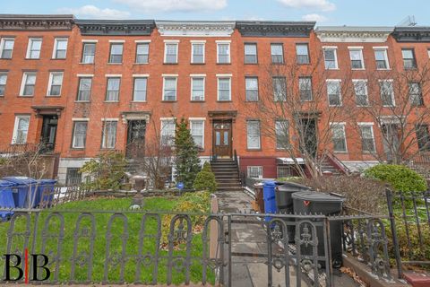 22 4th Place Brooklyn NY 11231