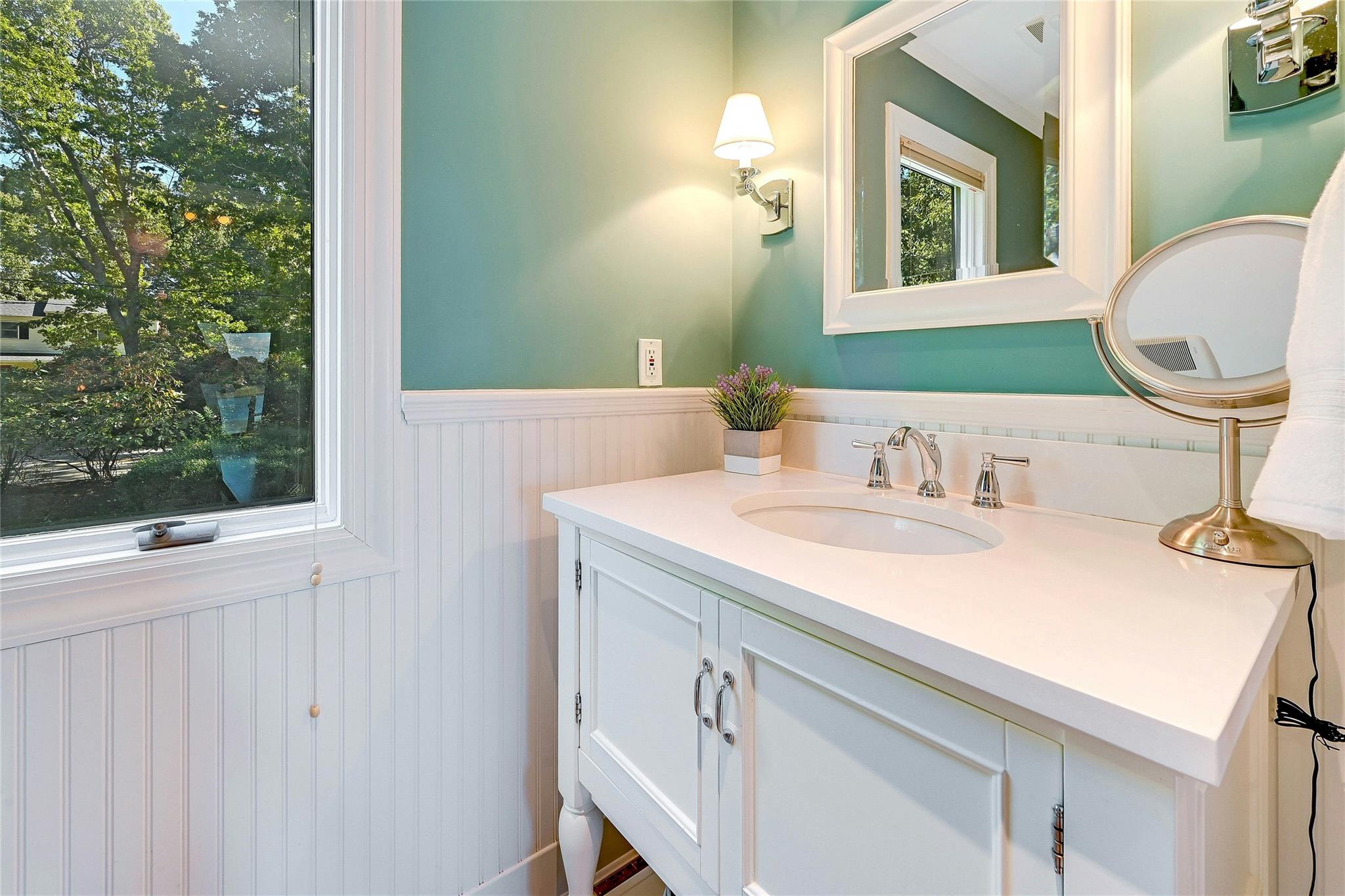 8095 Soundview Avenue, Southold, New York image 18