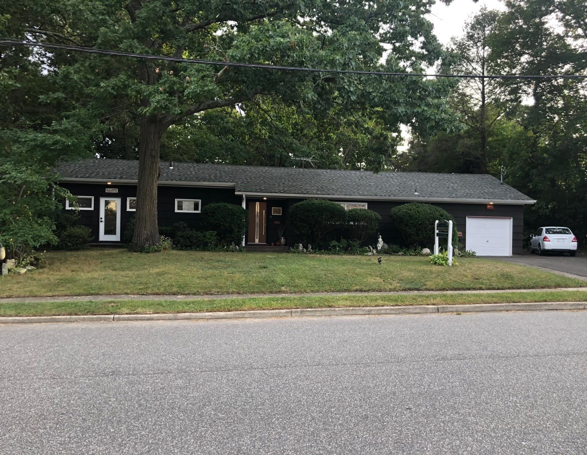 75 Union Avenue, Amityville, New York image 1