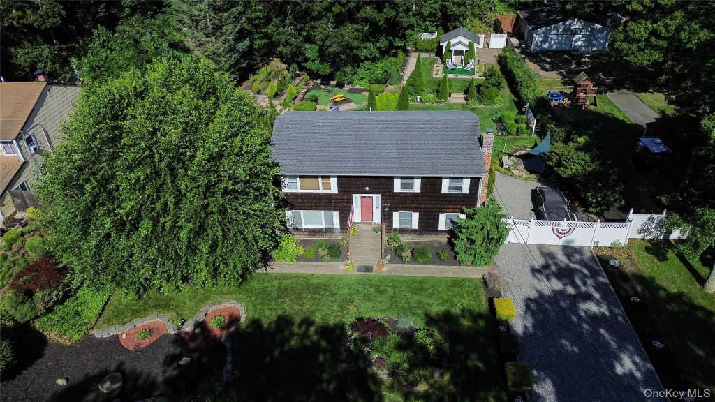 Photo of 530 Boxwood Drive, Shirley, NY 11967 (MLS # 1041711)