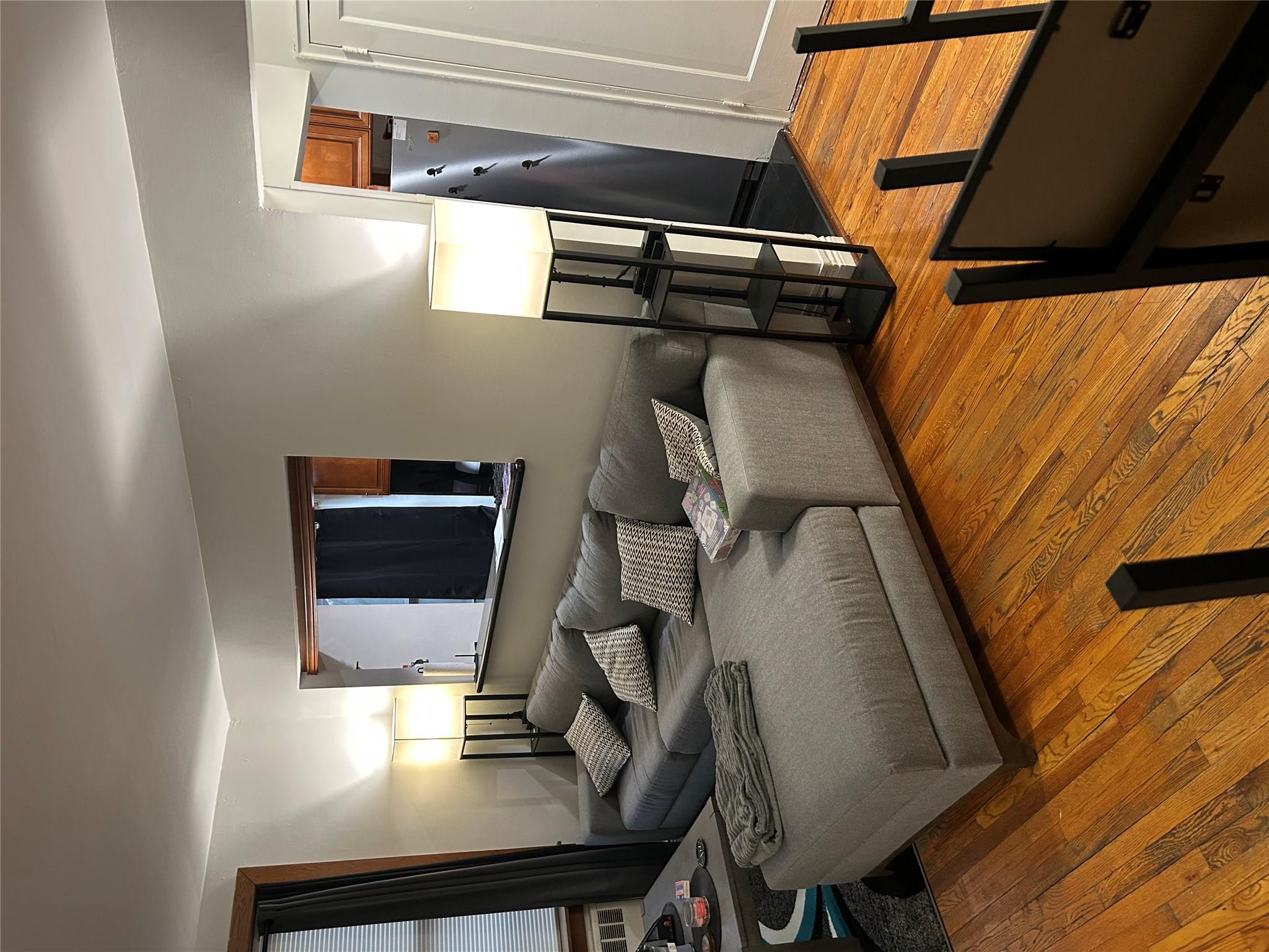 Rental Property at 85th Street 3F, Kew Gardens, Queens, NY - Bedrooms: 1 
Bathrooms: 1 
Rooms: 4  - $1,900 MO.