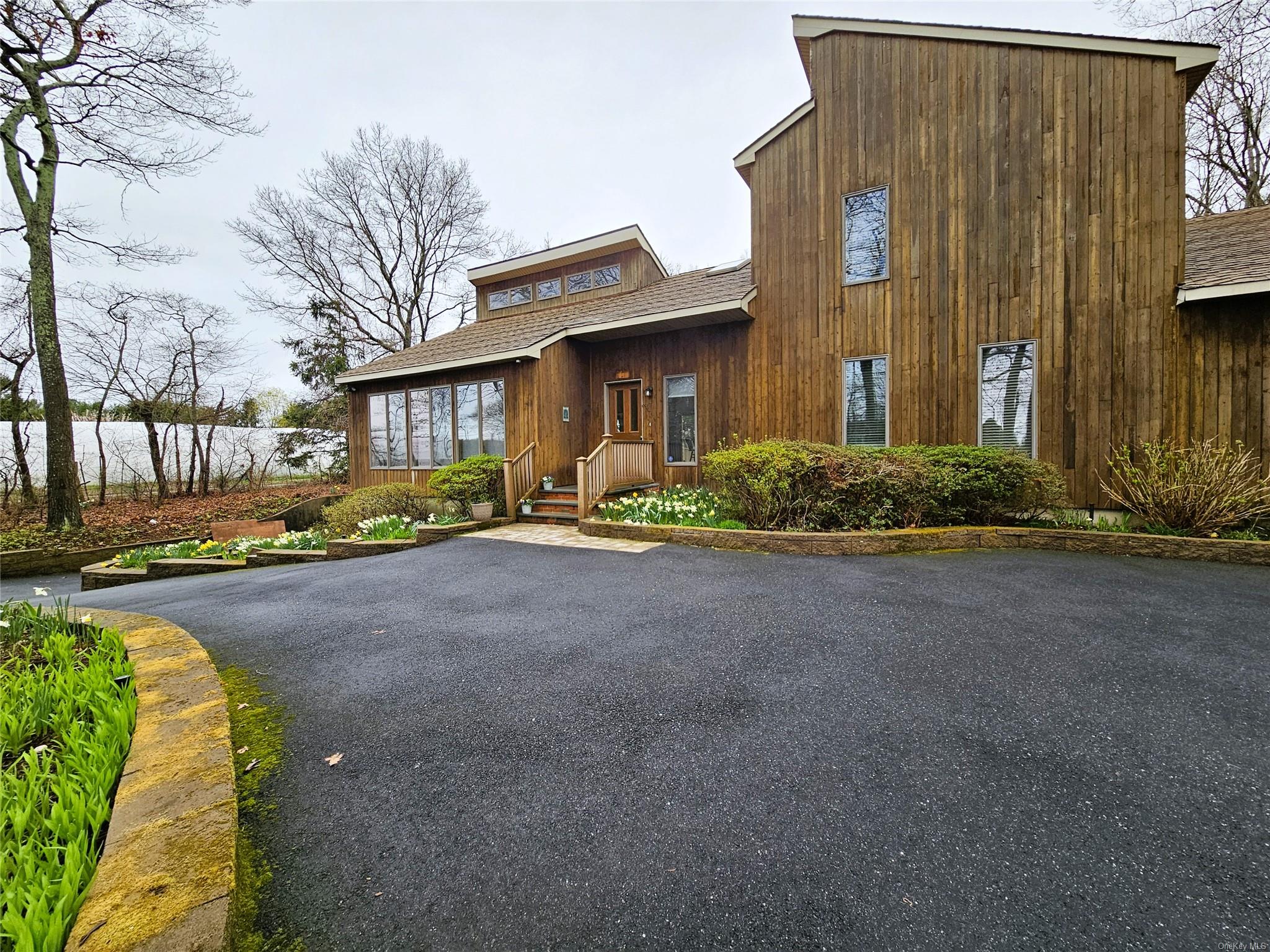Property for Sale at Middle Road, Calverton, Hamptons, NY - Bedrooms: 4 
Bathrooms: 3  - $849,000