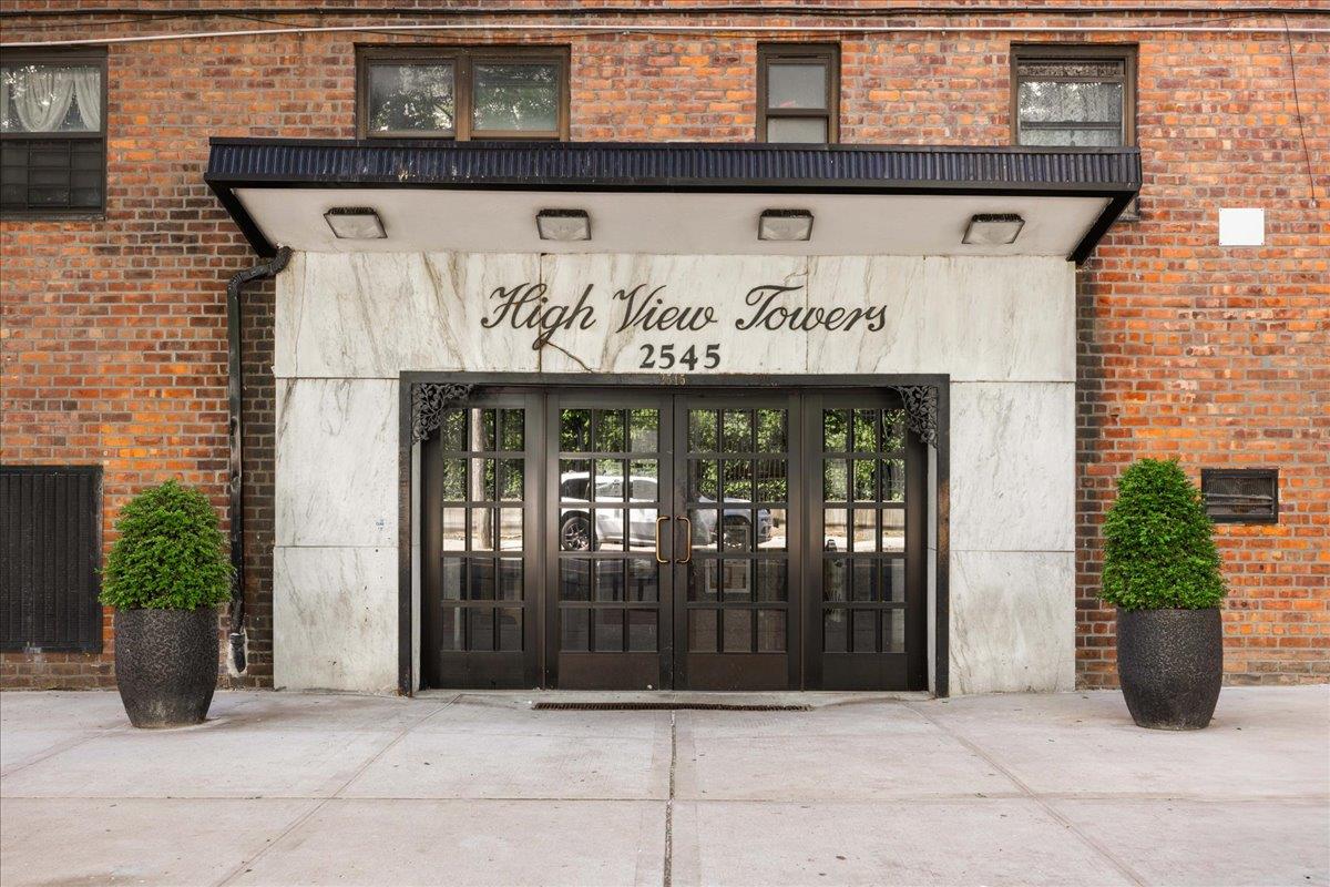 Property for Sale at Sedgwick Avenue 3B, Bronx, New York - Bedrooms: 2 
Bathrooms: 1 
Rooms: 4  - $199,000