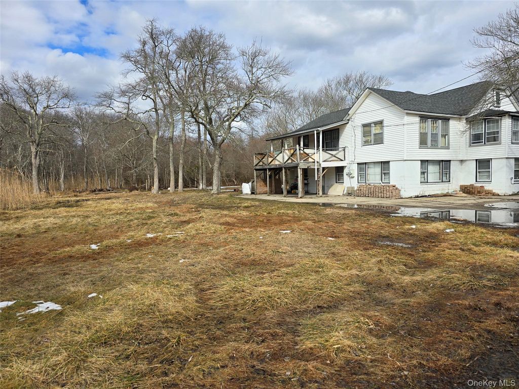 Photo of 171 Forest Road E, Mastic Beach, NY 11951 (MLS # 964015)