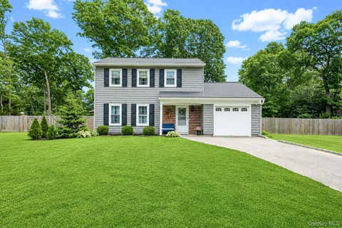 Homes For Sale - 4 Green Terrace<br/> Ridge, NY 11961
