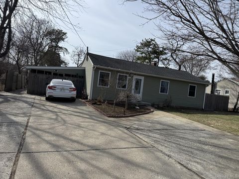 Homes For Sale - 74 Eisenhower Avenue<br/> Brentwood, NY 11717