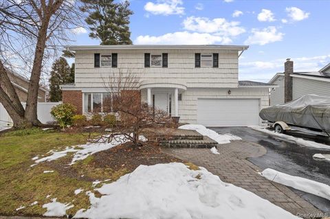 Homes For Sale - 8 Sagamore Way<br/> Jericho, NY 11753