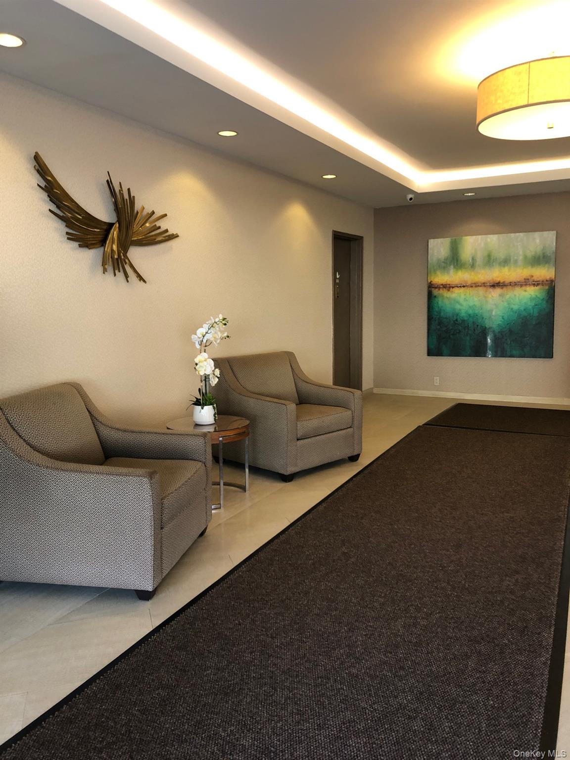 1296 Midland Avenue E4