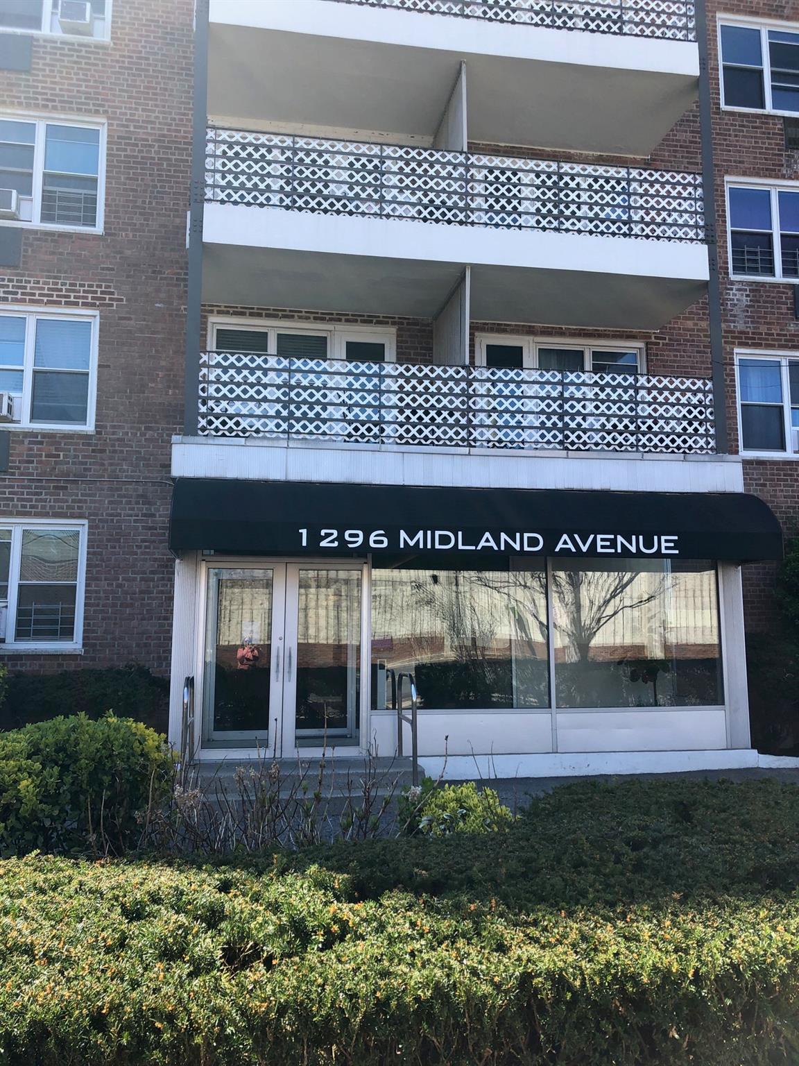 1296 Midland Avenue #E4, Yonkers, New York image 2
