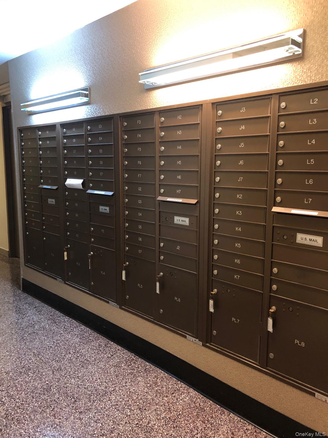 1296 Midland Avenue E4