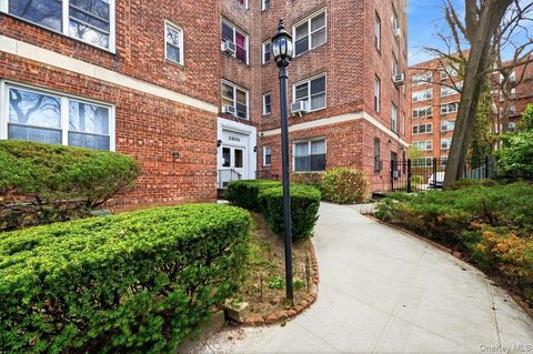 Homes For Sale - 2600 Henry Hudson Parkway #5B<br/> Bronx, NY 10463