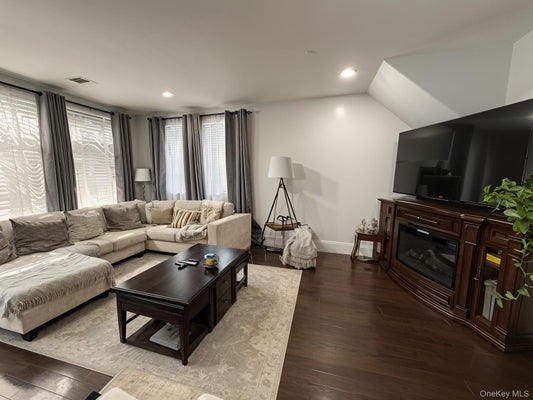 244 BEACH 79TH ST, ROCKAWAY BEACH, NY 11693 - Image cdfeaaabf9196835c43a9971dab7d641/1603016482