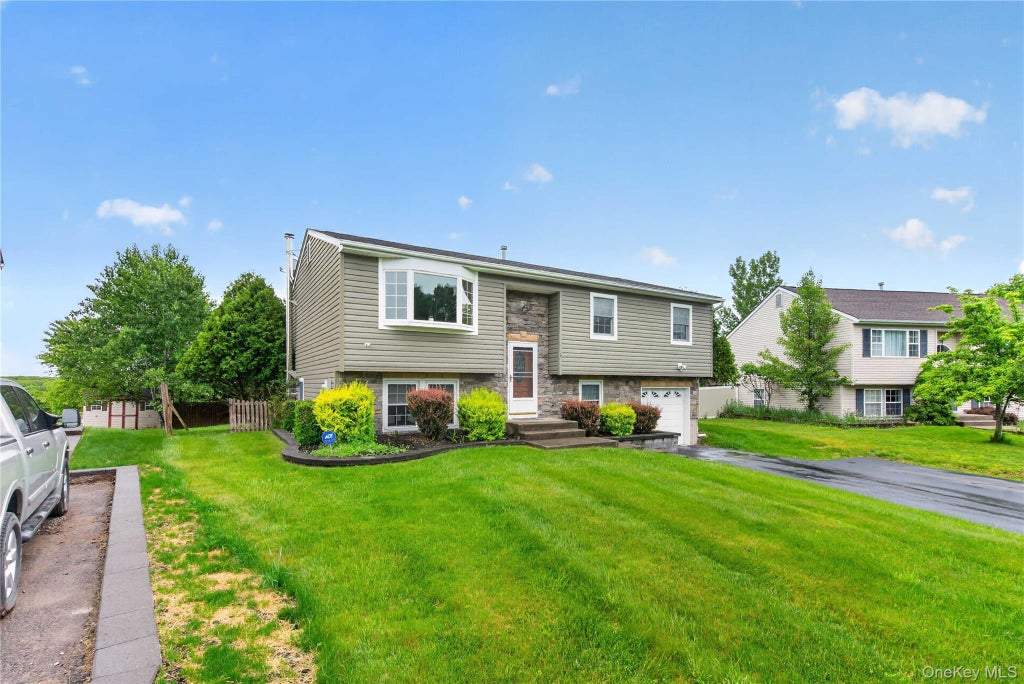 Photo of 5 Columbia Circle, Highland Mills, NY 10930 (MLS # 1054281)
