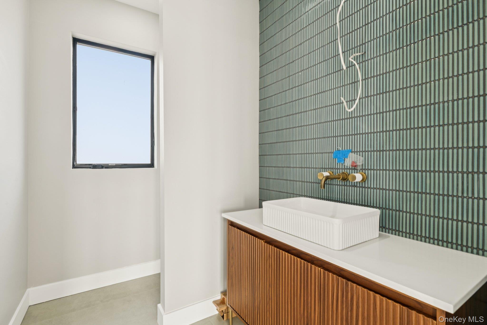 Atlantic Beach, New York 11509, United States, 5 Bedrooms Bedrooms, ,6 BathroomsBathrooms,Residential,Active,213780