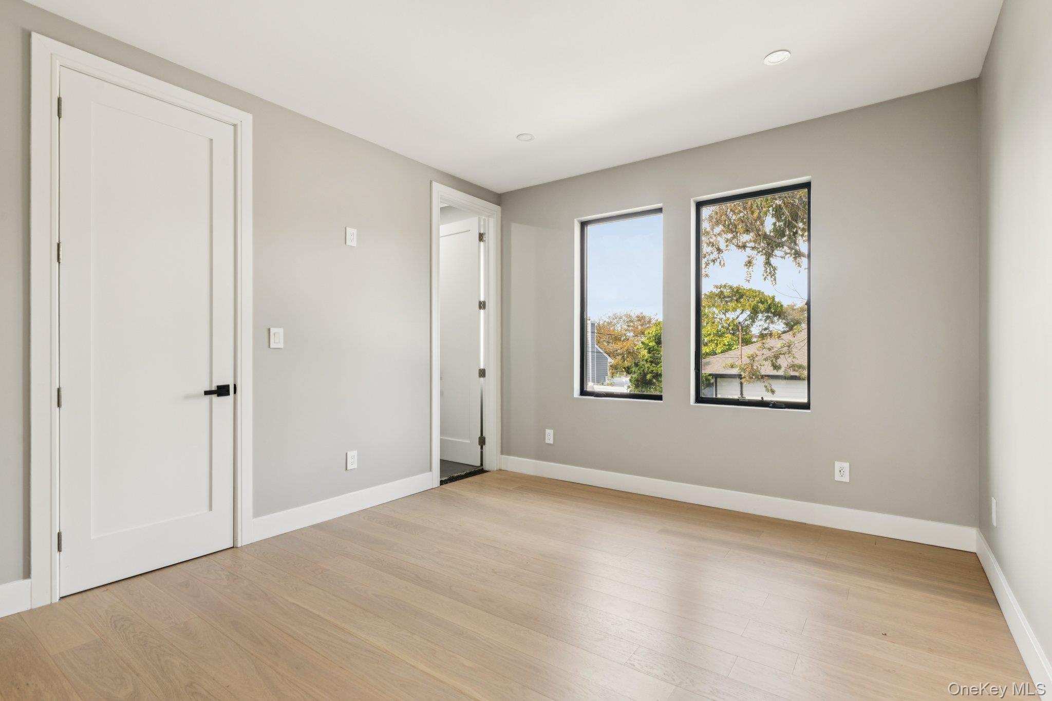 Atlantic Beach, New York 11509, United States, 5 Bedrooms Bedrooms, ,6 BathroomsBathrooms,Residential,Active,213780