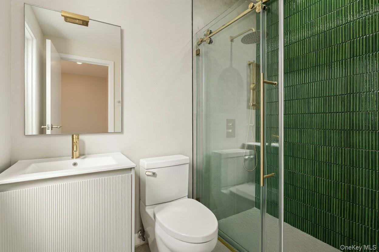 Atlantic Beach, New York 11509, United States, 5 Bedrooms Bedrooms, ,6 BathroomsBathrooms,Residential,Active,213780