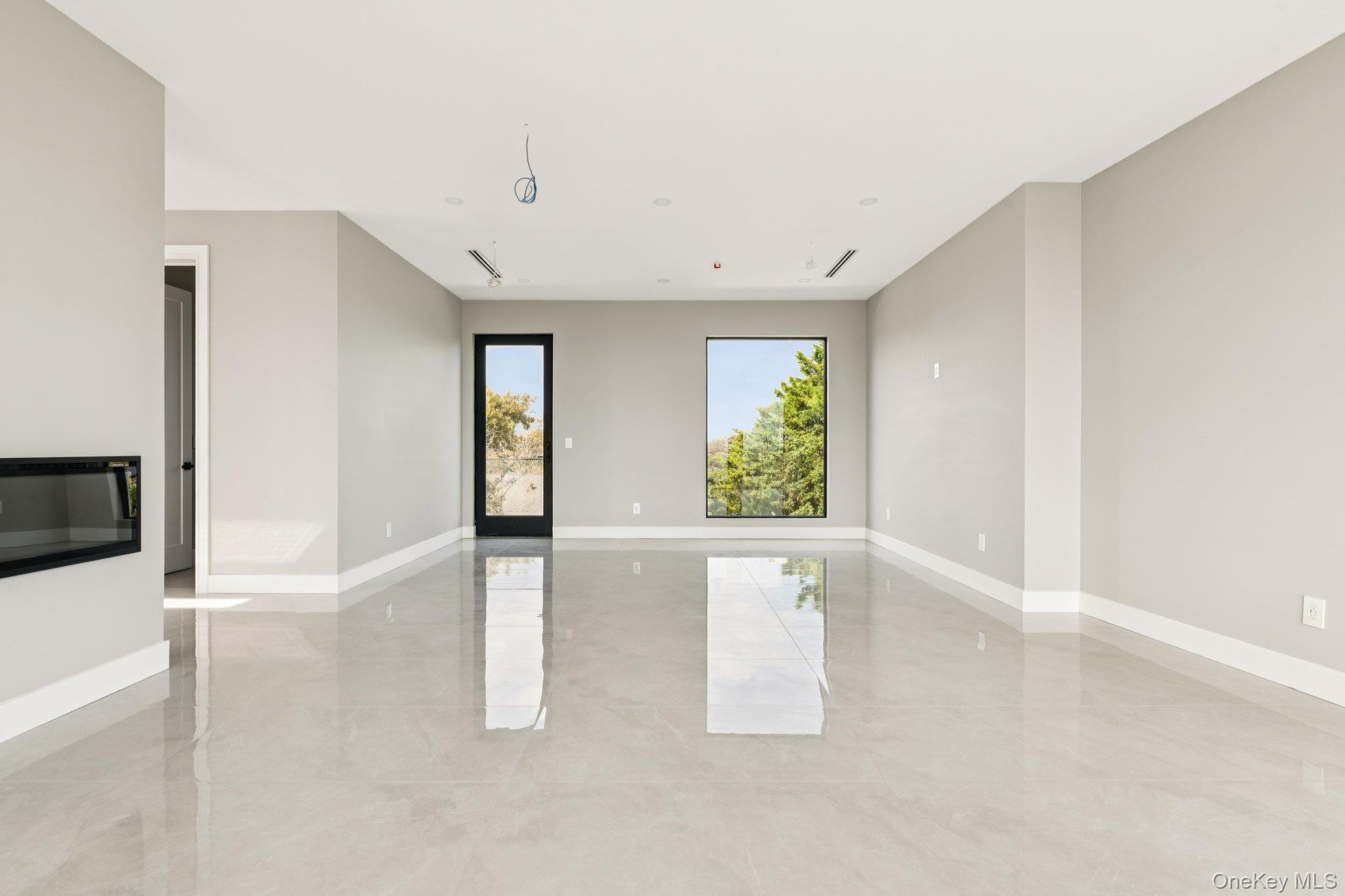 Atlantic Beach, New York 11509, United States, 5 Bedrooms Bedrooms, ,6 BathroomsBathrooms,Residential,Active,213780