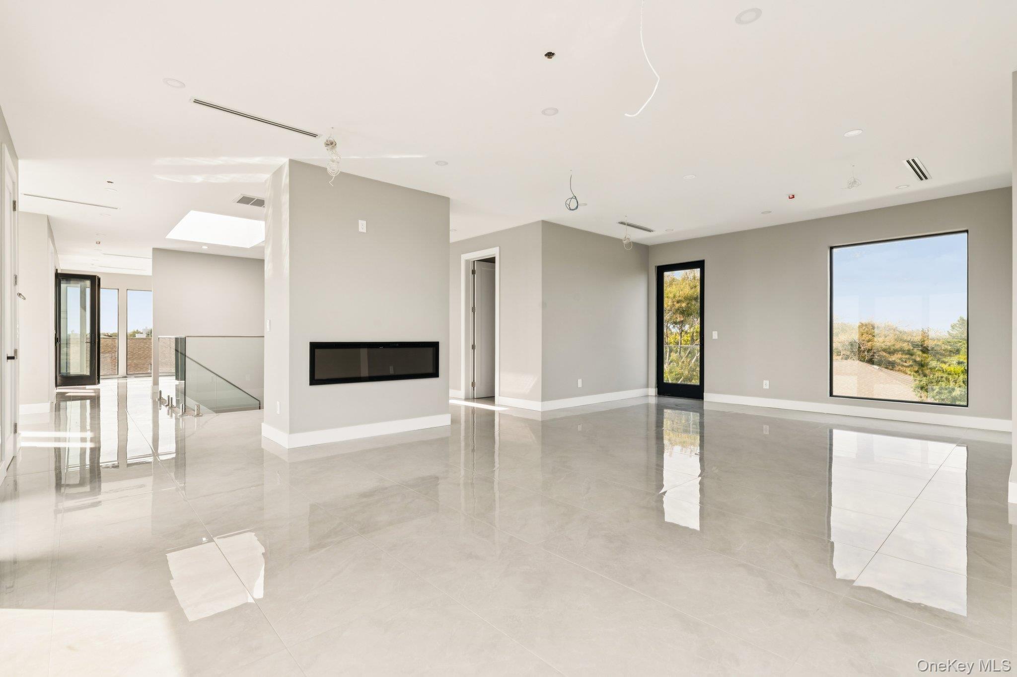 Atlantic Beach, New York 11509, United States, 5 Bedrooms Bedrooms, ,6 BathroomsBathrooms,Residential,Active,213780