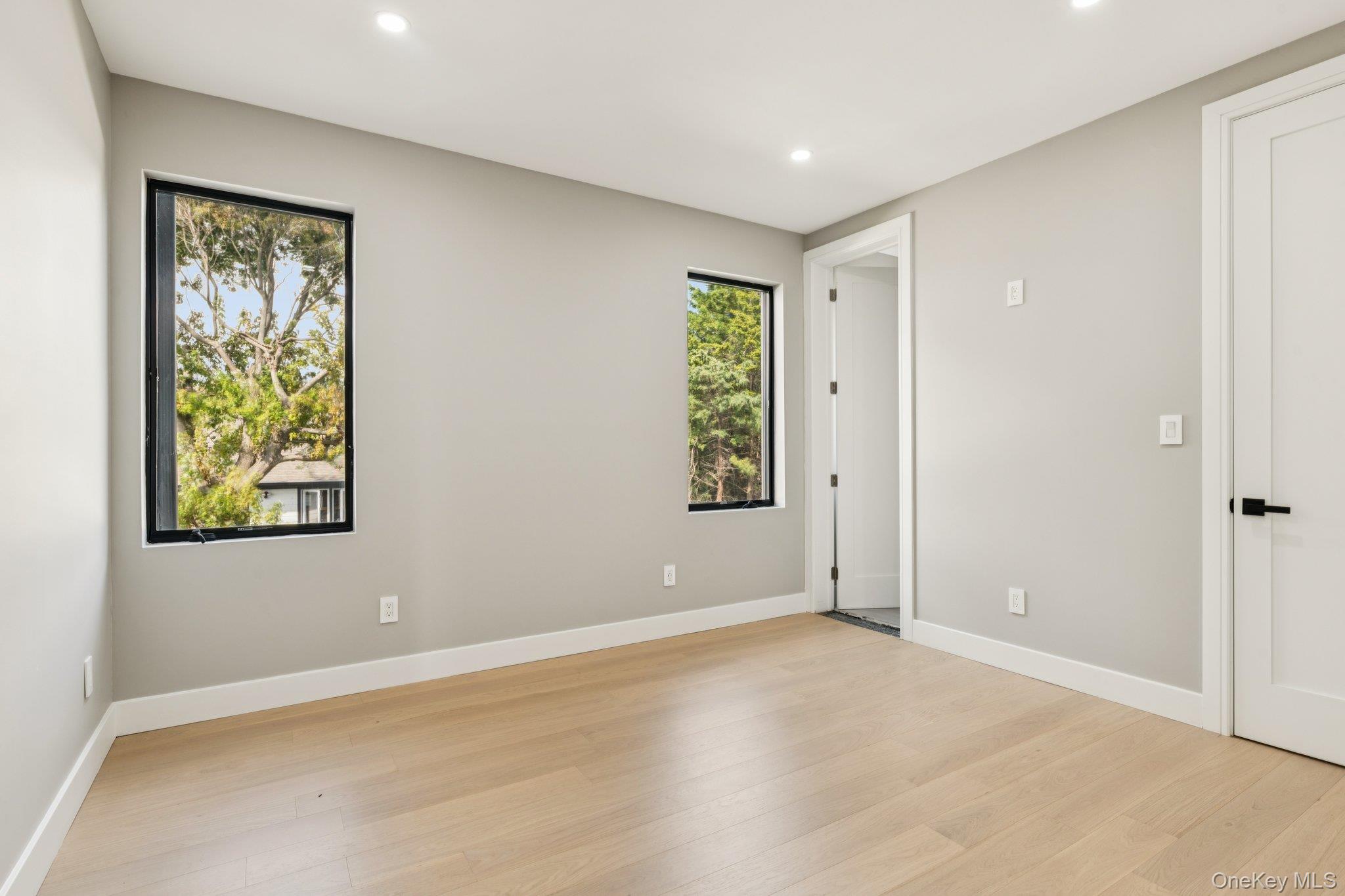 Atlantic Beach, New York 11509, United States, 5 Bedrooms Bedrooms, ,6 BathroomsBathrooms,Residential,Active,213780