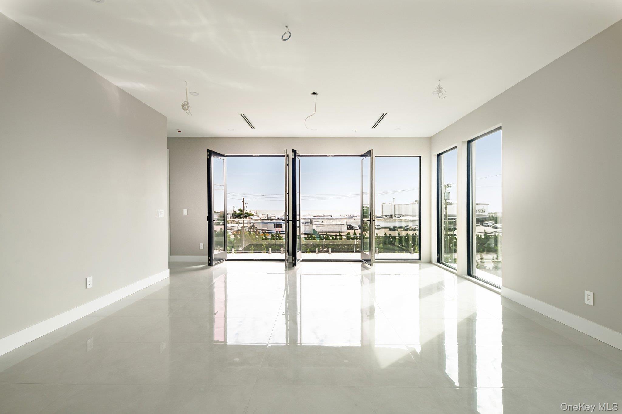 Atlantic Beach, New York 11509, United States, 5 Bedrooms Bedrooms, ,6 BathroomsBathrooms,Residential,Active,213780