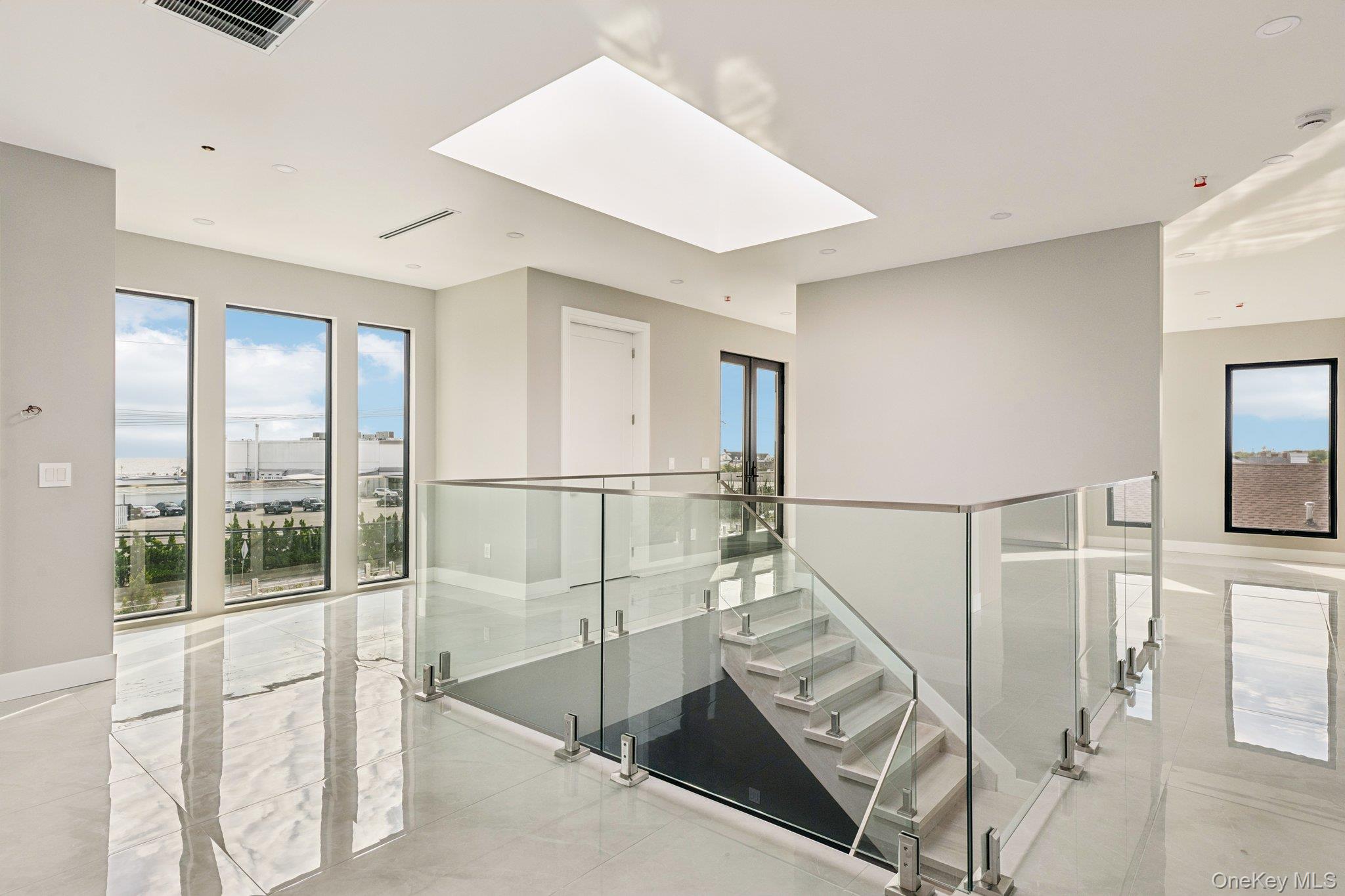 Atlantic Beach, New York 11509, United States, 5 Bedrooms Bedrooms, ,6 BathroomsBathrooms,Residential,Active,213780