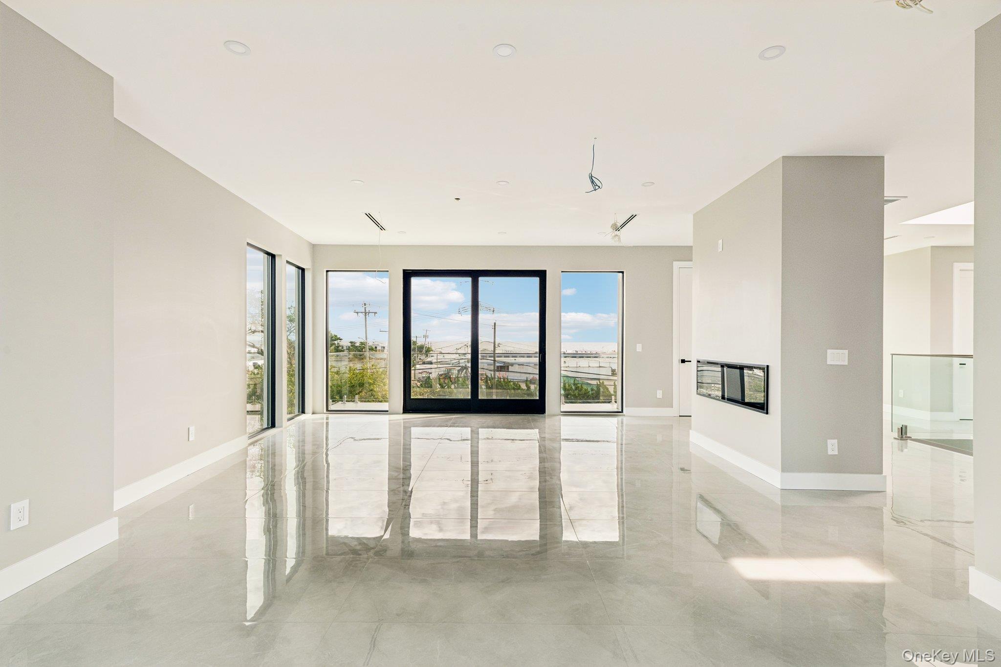 Atlantic Beach, New York 11509, United States, 5 Bedrooms Bedrooms, ,6 BathroomsBathrooms,Residential,Active,213780